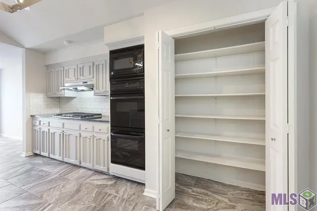 $339,900 | 6720 Stoneshire Drive, Baton Rouge, LA 70818