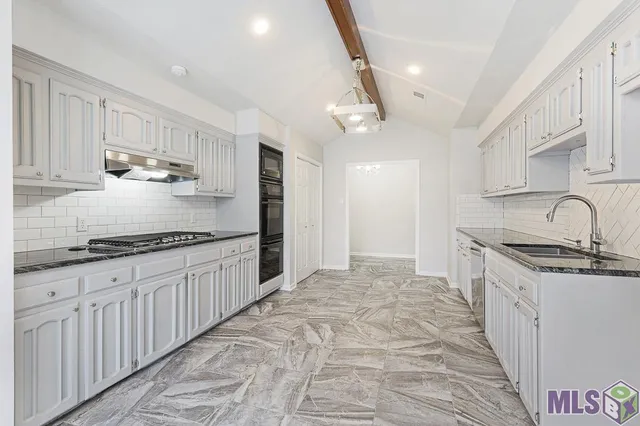 $339,900 | 6720 Stoneshire Drive, Baton Rouge, LA 70818