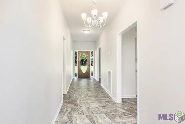 $339,900 | 6720 Stoneshire Drive, Baton Rouge, LA 70818