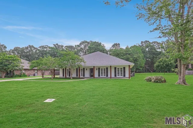 $339,900 | 6720 Stoneshire Drive, Baton Rouge, LA 70818