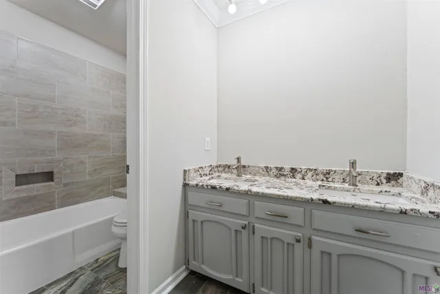 $339,900 | 6720 Stoneshire Drive, Baton Rouge, LA 70818