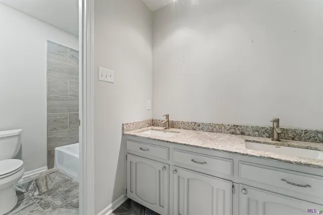 $339,900 | 6720 Stoneshire Drive, Baton Rouge, LA 70818