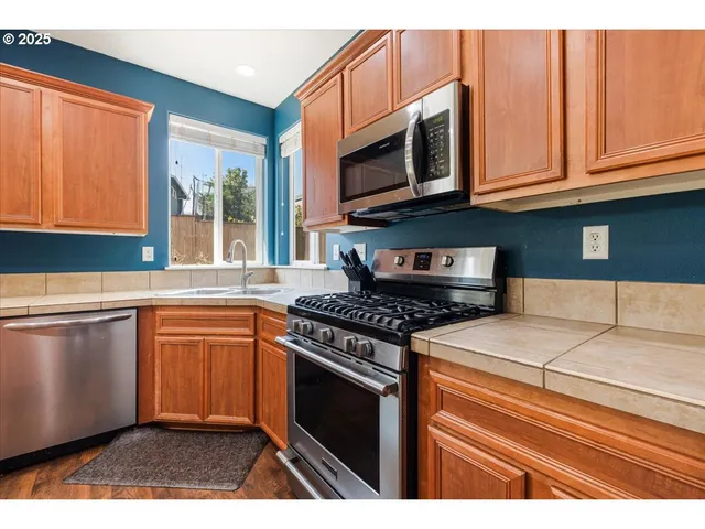 $575,000 | 393 Stellers Eagle Street Northwest, Salem, OR 97304