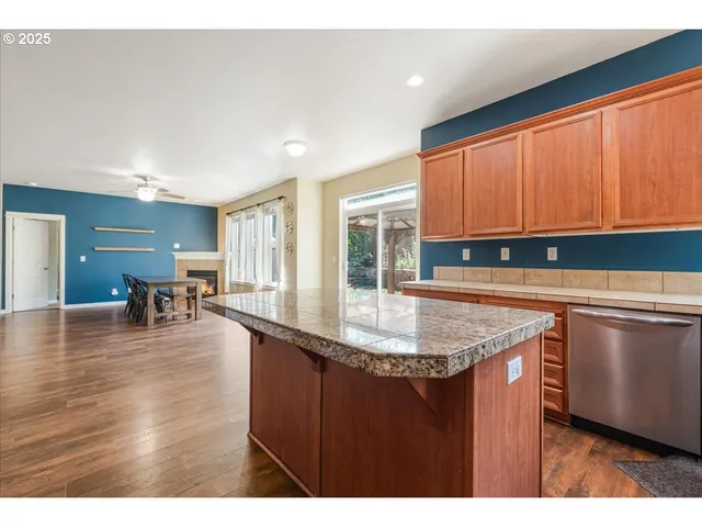 $575,000 | 393 Stellers Eagle Street Northwest, Salem, OR 97304