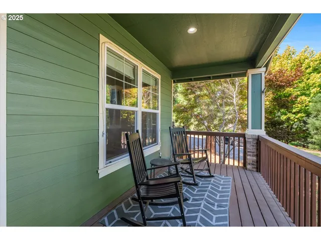 $575,000 | 393 Stellers Eagle Street Northwest, Salem, OR 97304