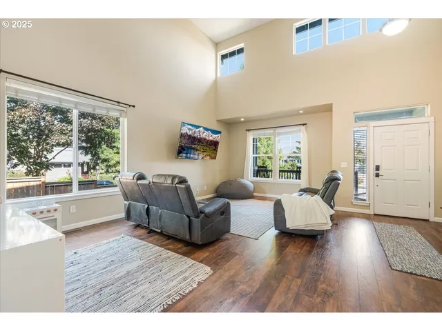 $575,000 | 393 Stellers Eagle Street Northwest, Salem, OR 97304