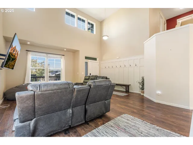 $575,000 | 393 Stellers Eagle Street Northwest, Salem, OR 97304