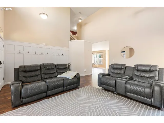 $575,000 | 393 Stellers Eagle Street Northwest, Salem, OR 97304