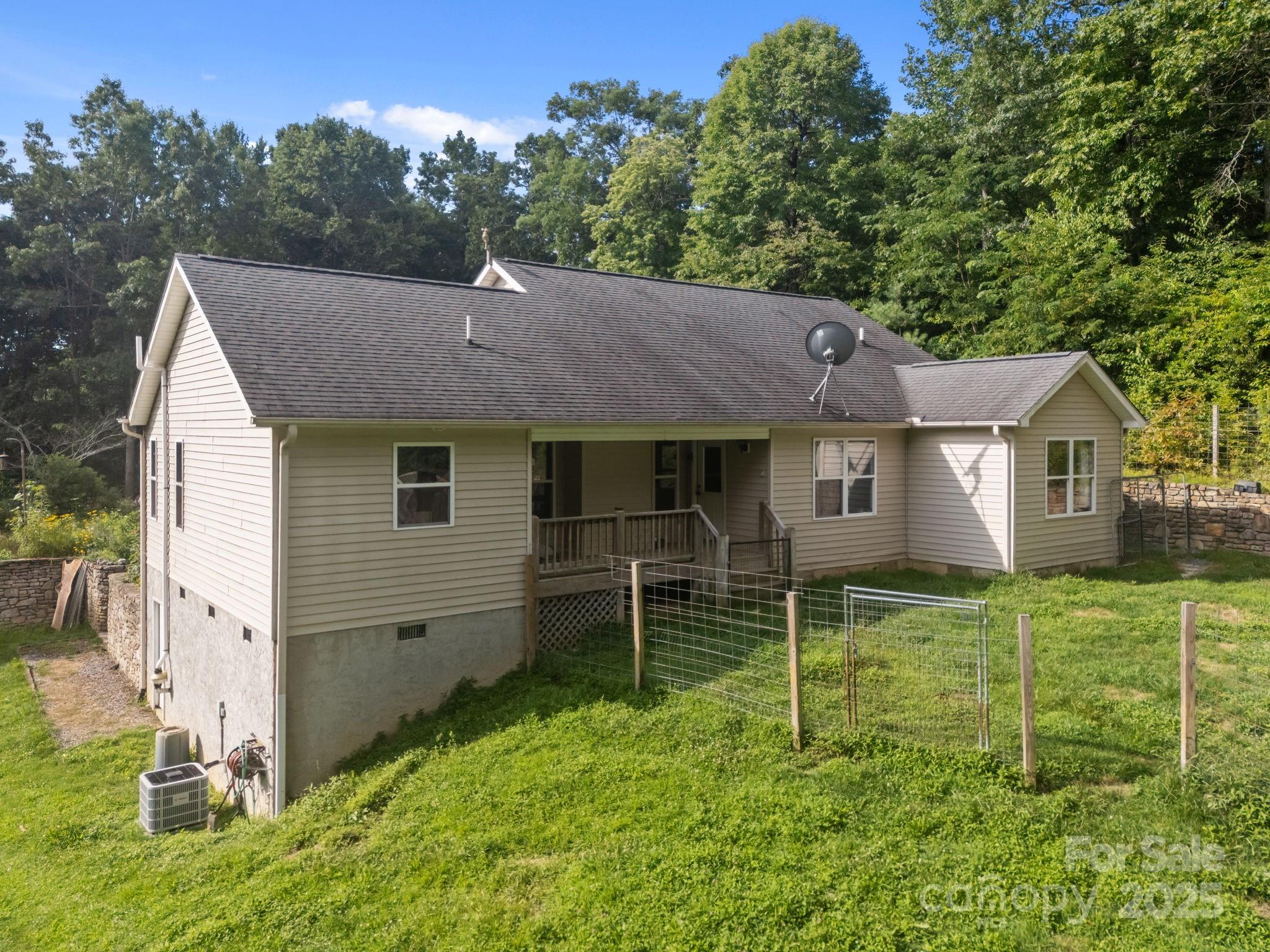 55 Pine Bluff Road Hendersonville, NC 28792 - Photo 33 of 47