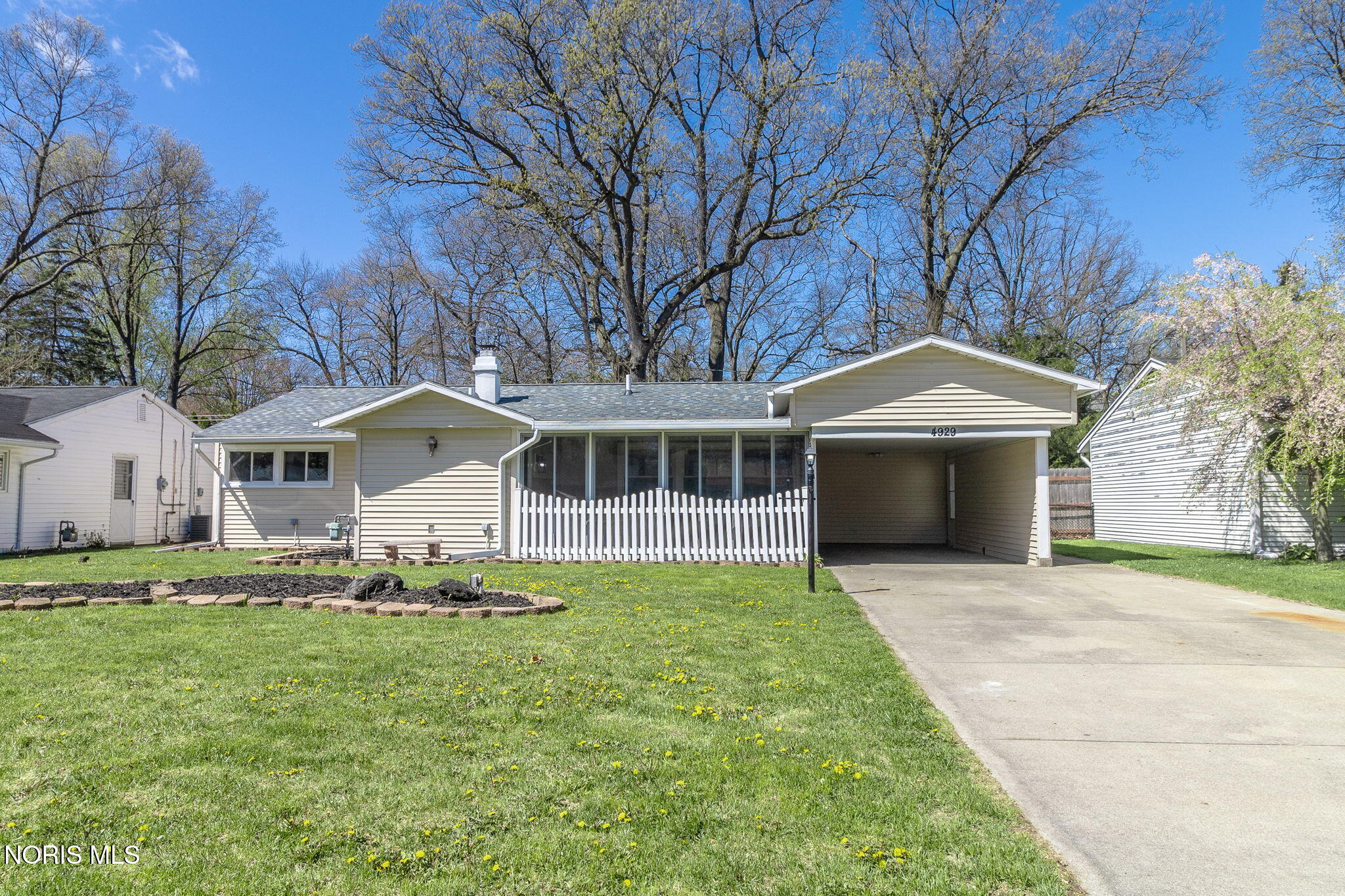 4929 Elmhurst Road Toledo, OH 43613 - Photo 1 of 1 1-web-or-mls-1 Front3