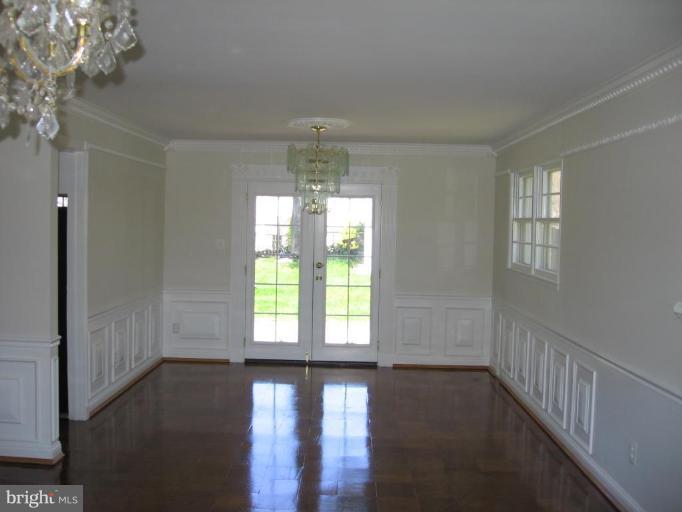 6722 Edsall Road Springfield, VA 22151 - Photo 3 of 12 Dining Area
