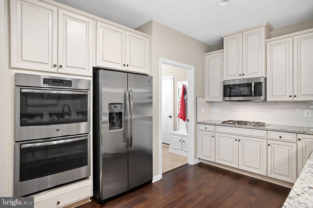 18040 Red Mulberry Road Dumfries, VA 22026 - Photo 4 of 46 KITCHEN
