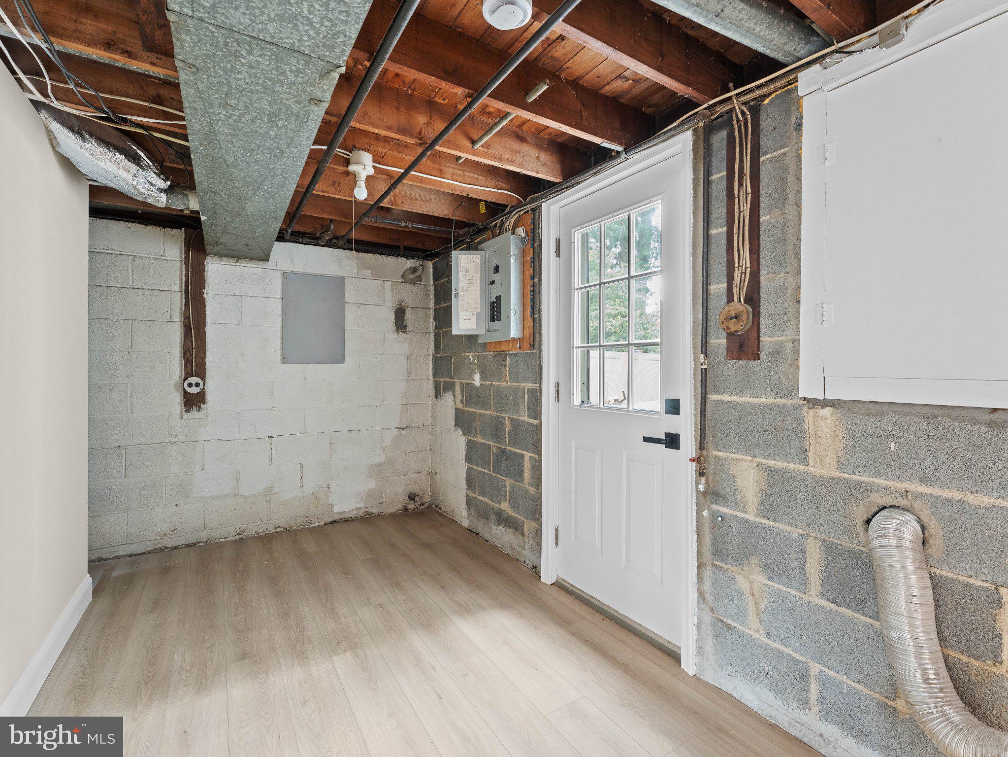 406 Yorkshire Road Cherry Hill, NJ 08034 - Photo 26 of 46 Versatile space with potential charm.