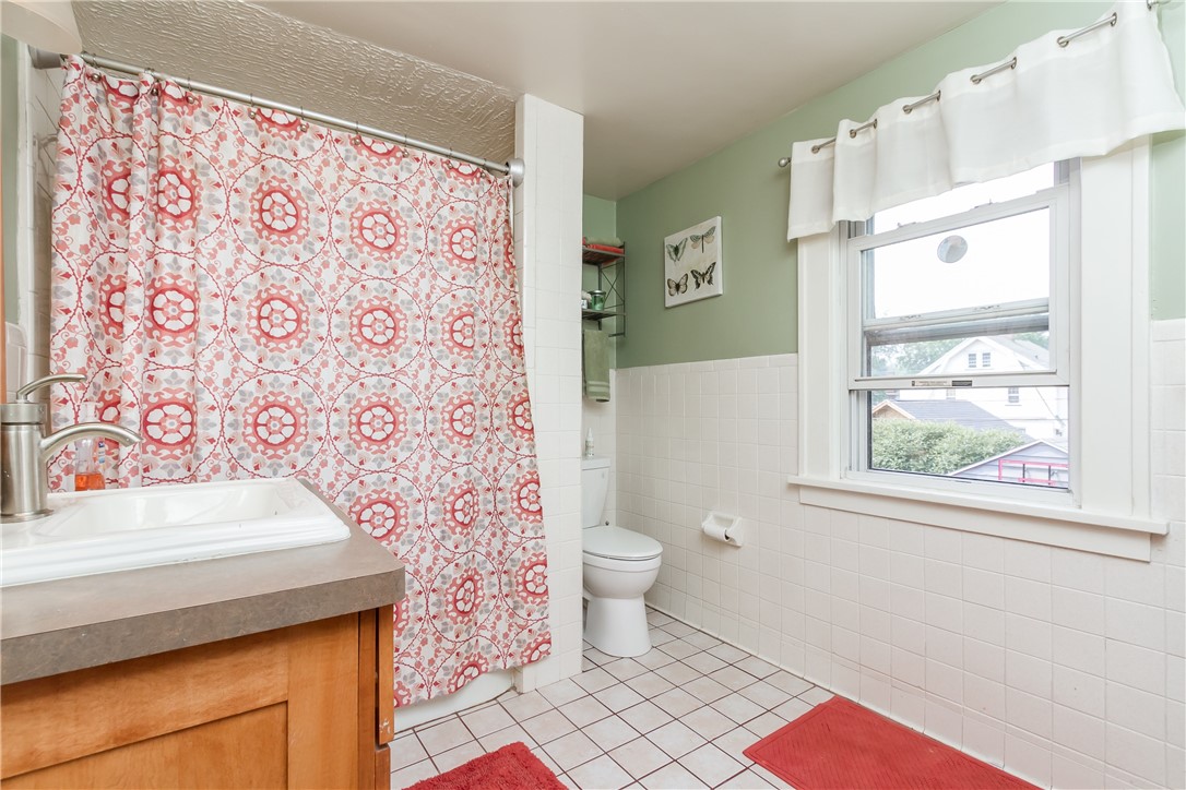 30 Burwell Road Irondequoit, NY 14617 - Photo 19 of 28 Main Bath