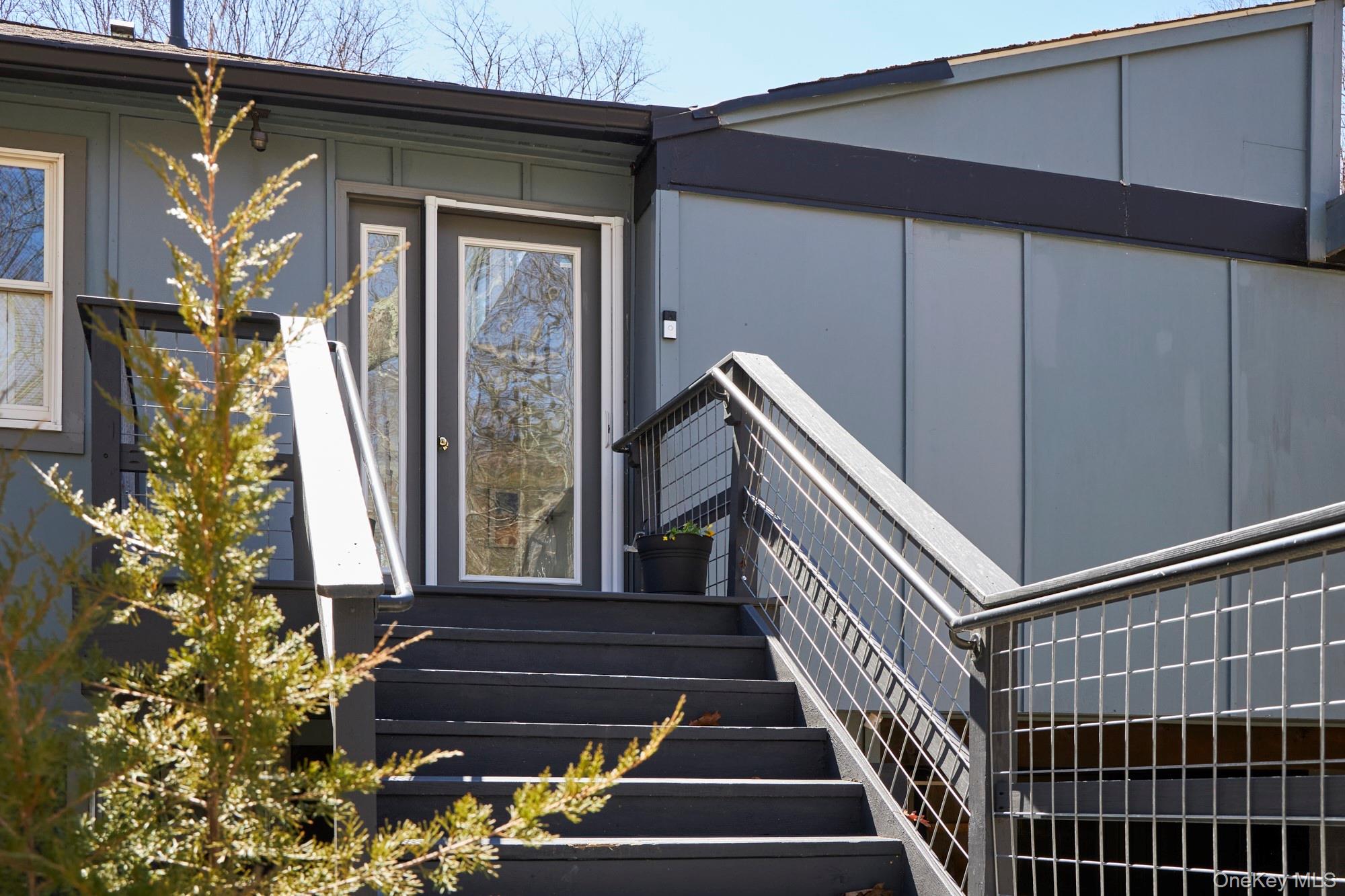 611 North Clove Road Millbrook, NY 12545 - Photo 8 of 38