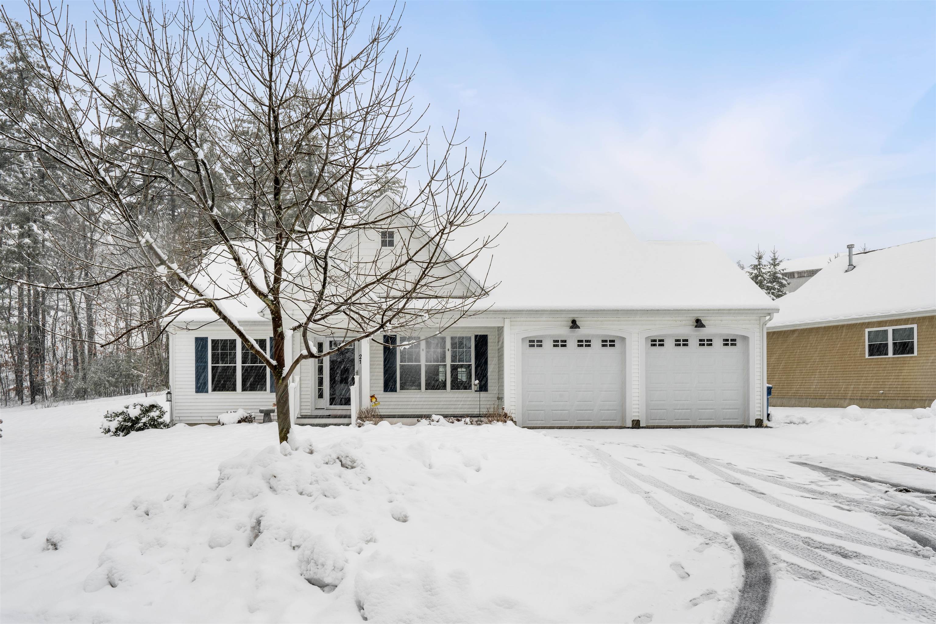 21 Furnival Road, Unit 17 Nashua, NH 03064 - Photo 3 of 25 Gallery Image 3