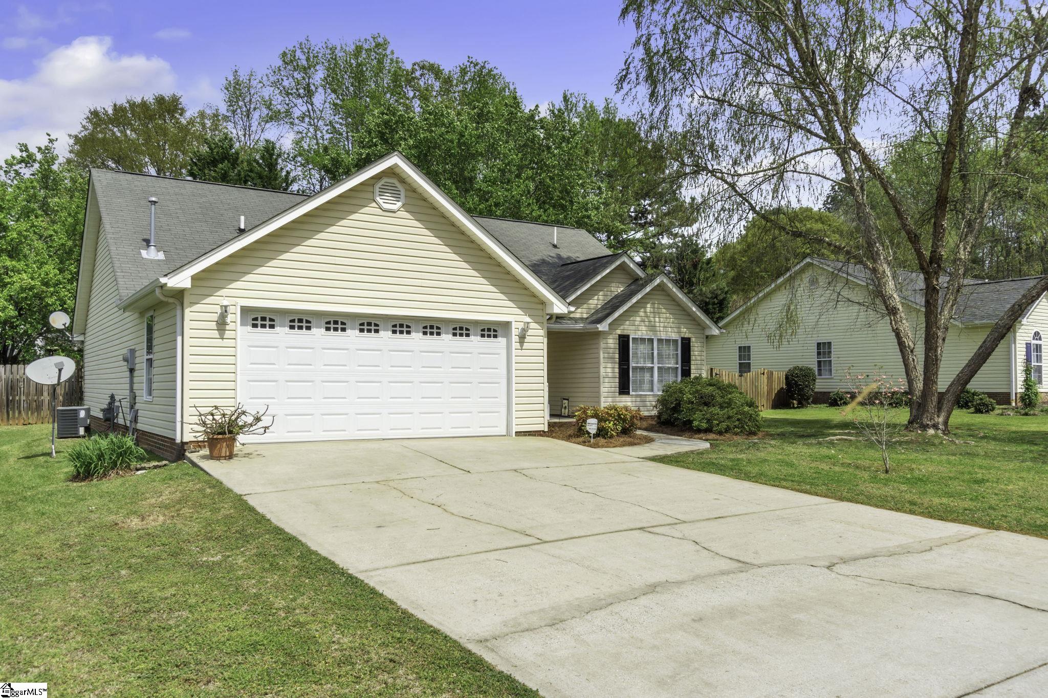93 Hunters Lane Anderson, SC 29625 - Photo 2 of 32 Gallery Image 2