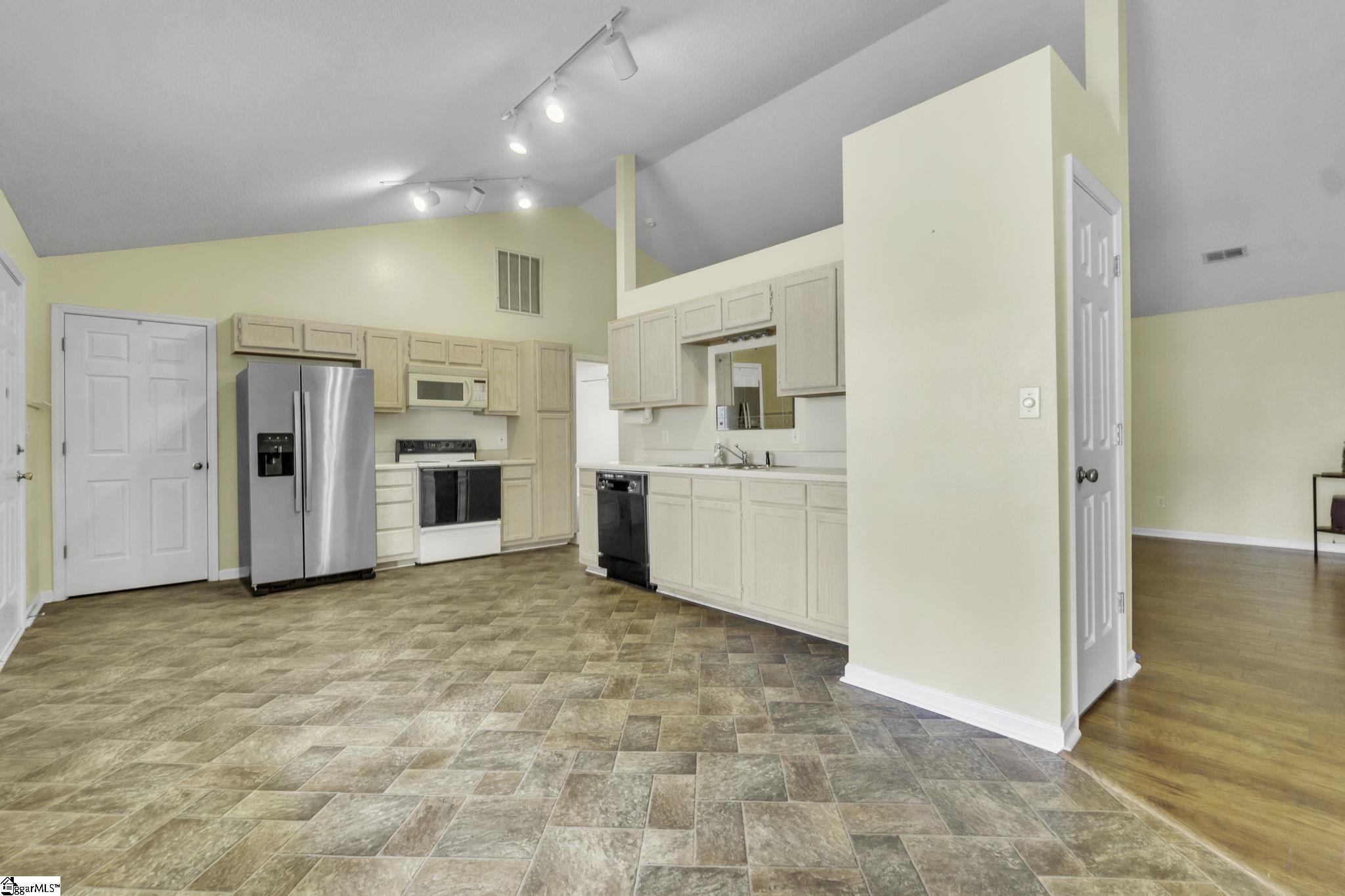 93 Hunters Lane Anderson, SC 29625 - Photo 6 of 32 Gallery Image 6