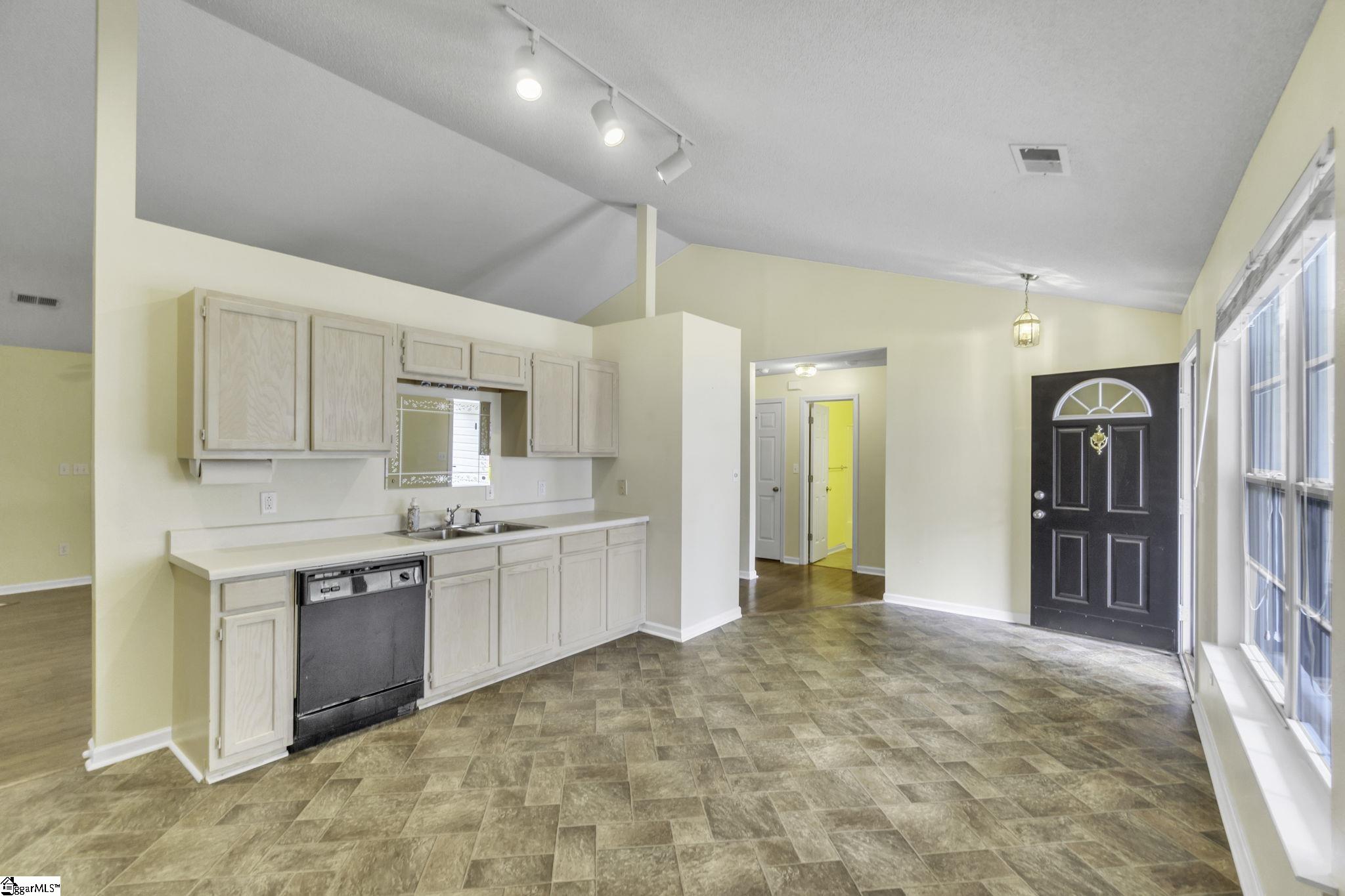 93 Hunters Lane Anderson, SC 29625 - Photo 8 of 32 Gallery Image 8