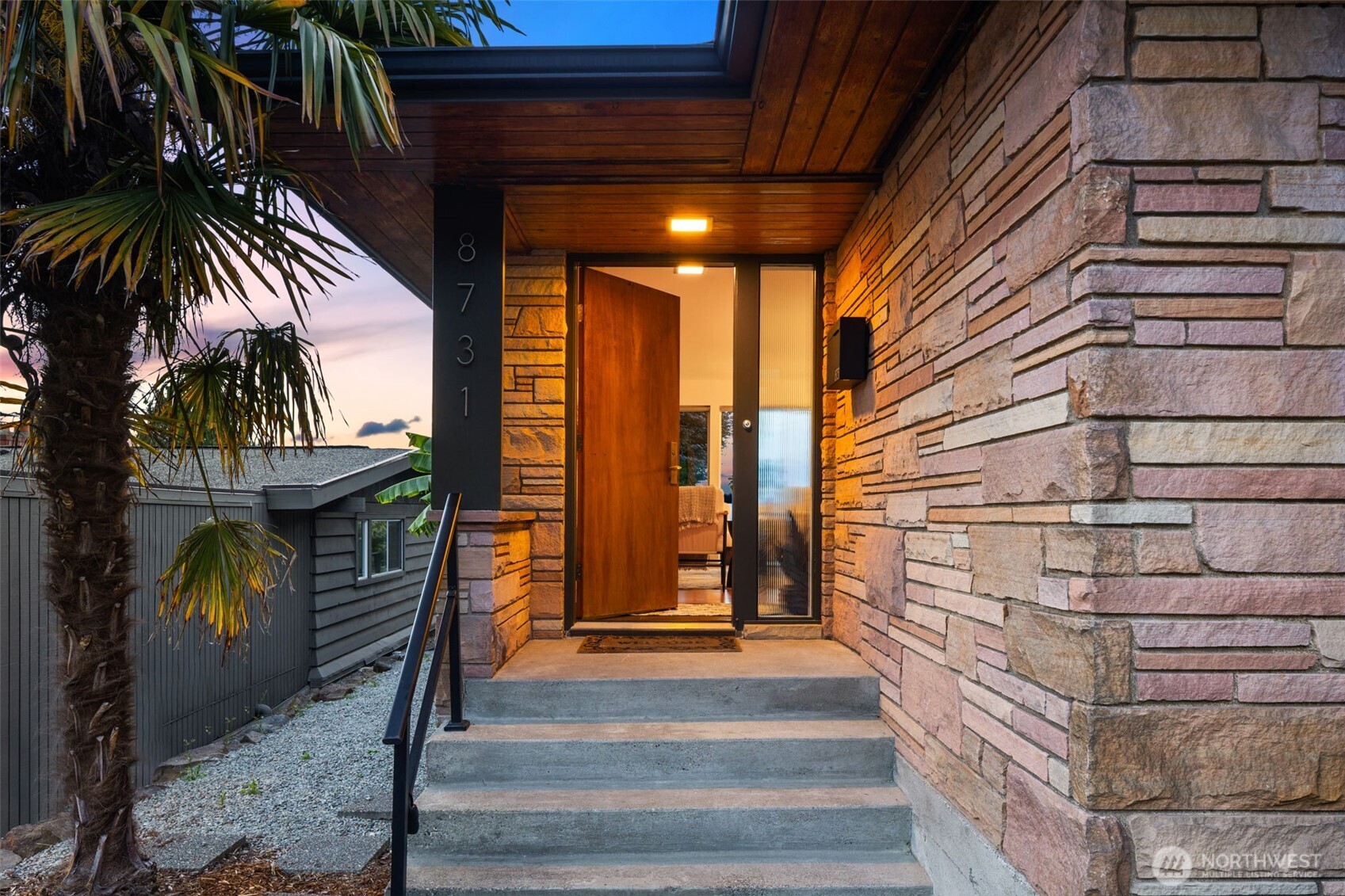 8731 Fauntlee Crest Southwest Seattle, WA 98136 - Photo 4 of 39