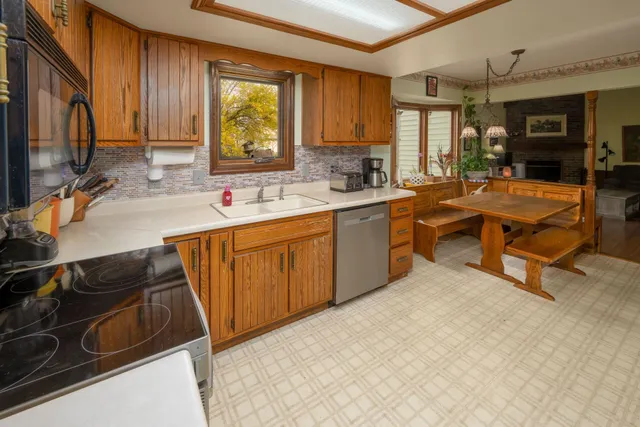 $305,000 | 9012 Stockbridge Place, Fort Wayne, IN 46804