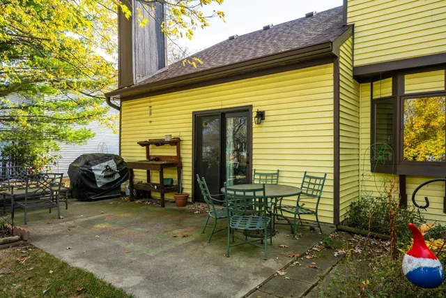 $299,999 | 9012 Stockbridge Place, Fort Wayne, IN 46804