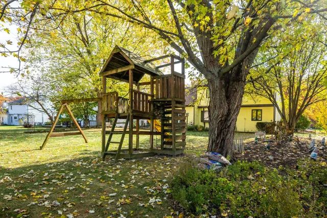 $305,000 | 9012 Stockbridge Place, Fort Wayne, IN 46804