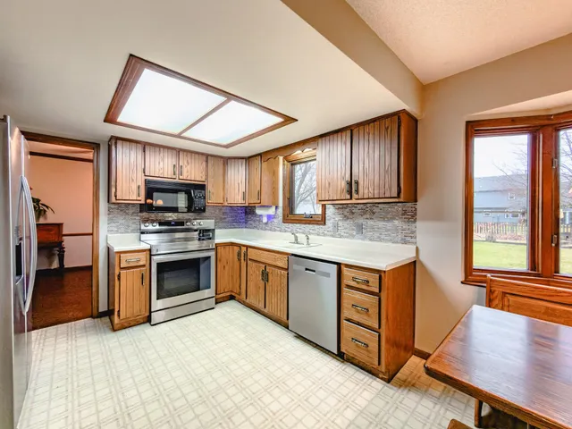 $299,999 | 9012 Stockbridge Place, Fort Wayne, IN 46804