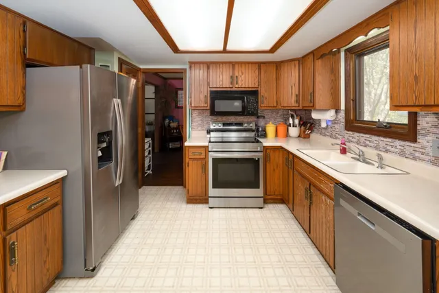 $305,000 | 9012 Stockbridge Place, Fort Wayne, IN 46804