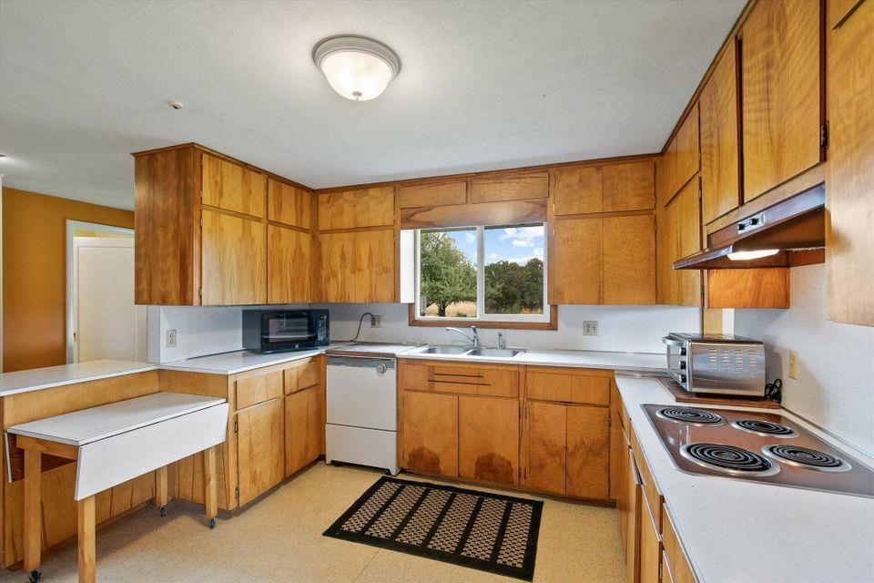 3552 Long Prairie Road Valley, WA 99181 - Photo 9 of 37
