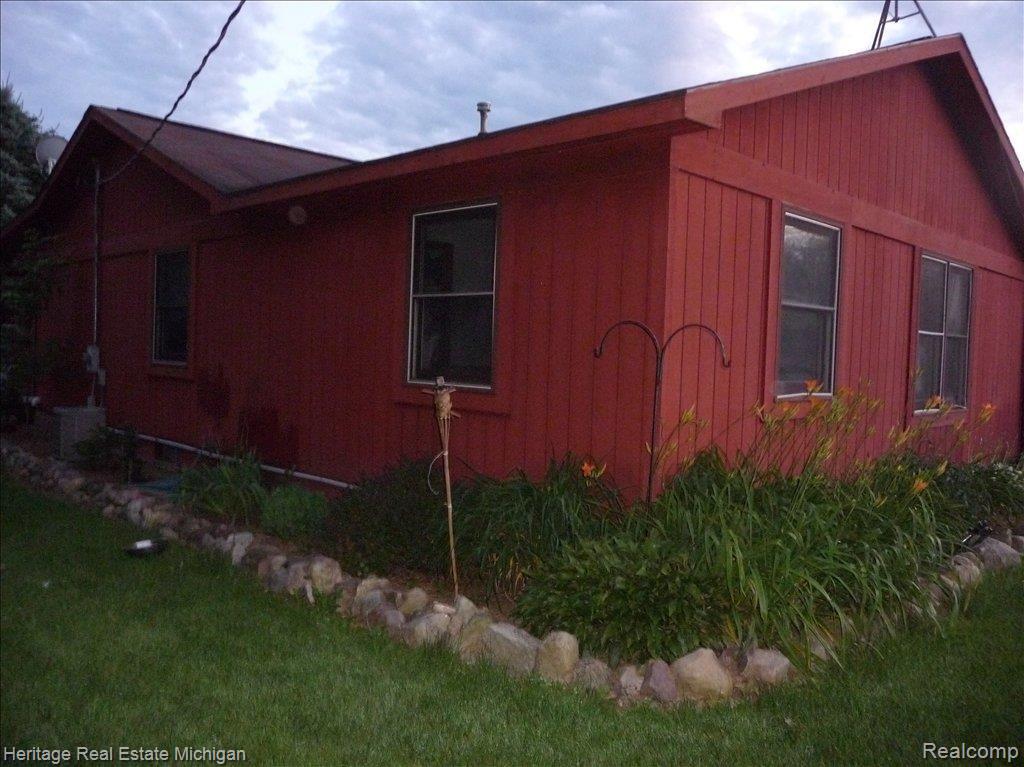 8902 West Coon Lake Road Gregory, MI 48137 - Photo 11 of 17 Side of Home