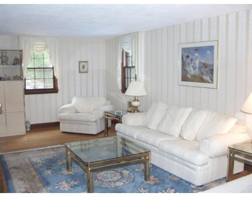 23 Old Homestead Road Westford, MA 01886 - Photo 4 of 18 Gallery Image 4