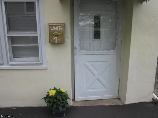 $2,350 | 16 Shunpike Road, Summit, NJ 07901