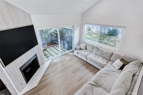 $1,199,000 | 1917 Nelson Avenue, Unit E, Redondo Beach, CA 90278