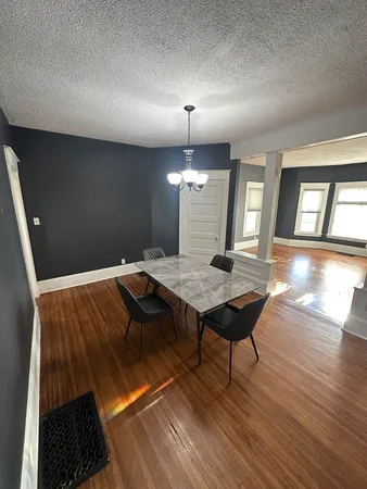 $158,000 | 1307 South Main Street, Bloomington, IL 61701