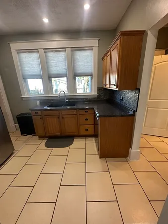 $158,000 | 1307 South Main Street, Bloomington, IL 61701