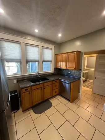 $158,000 | 1307 South Main Street, Bloomington, IL 61701