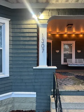 $158,000 | 1307 South Main Street, Bloomington, IL 61701