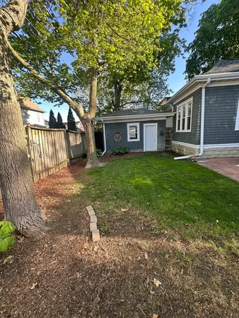 $158,000 | 1307 South Main Street, Bloomington, IL 61701