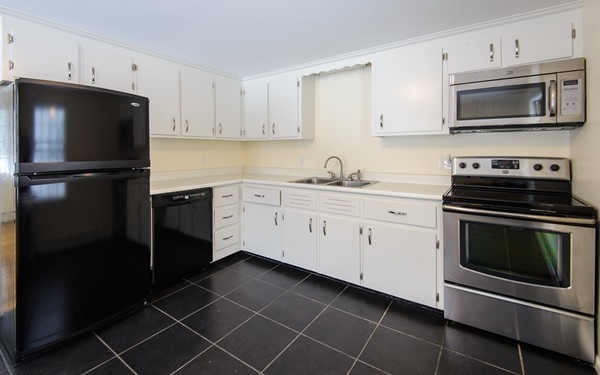 27 Paradise Road Ipswich, MA 01938 - Photo 3 of 12 Gallery Image 3