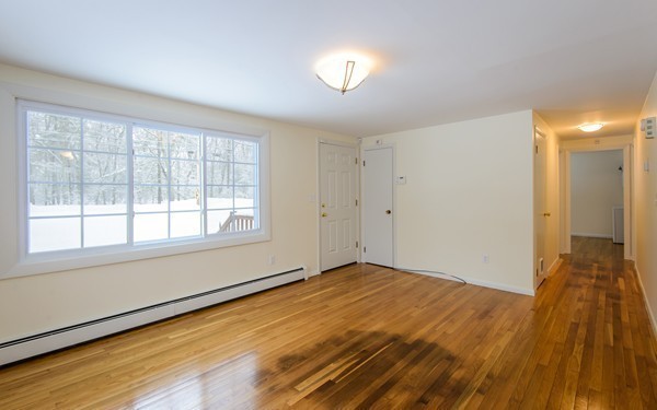 27 Paradise Road Ipswich, MA 01938 - Photo 5 of 12 Gallery Image 5