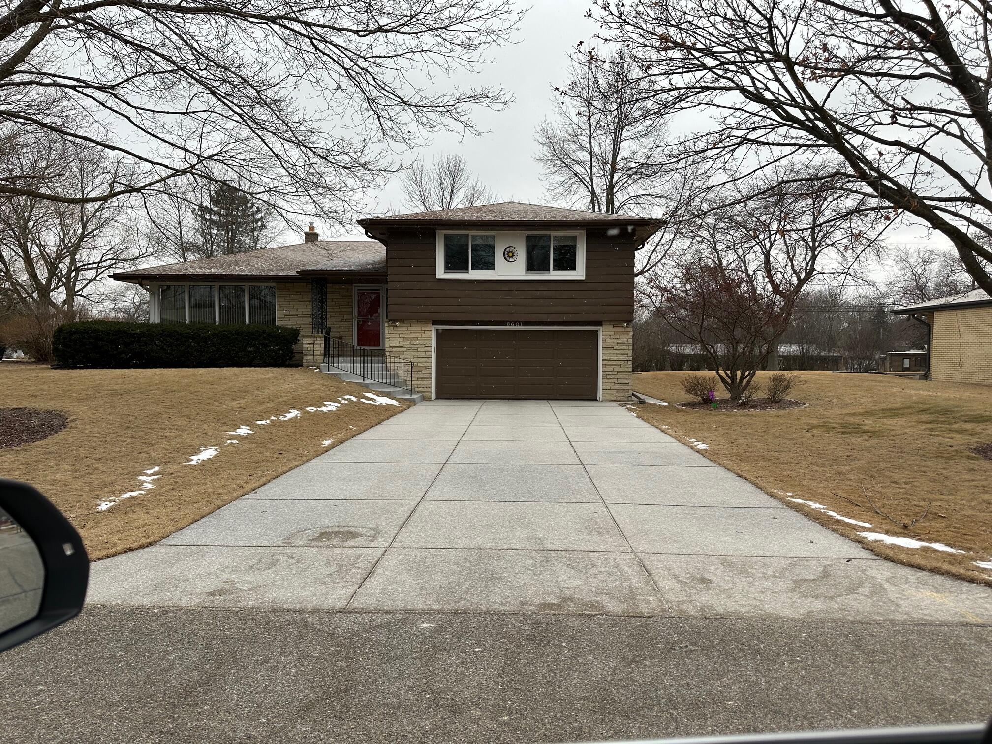 8601 North Manor Lane Fox Point, WI 53217 - Photo 1 of 1 IMG_7750