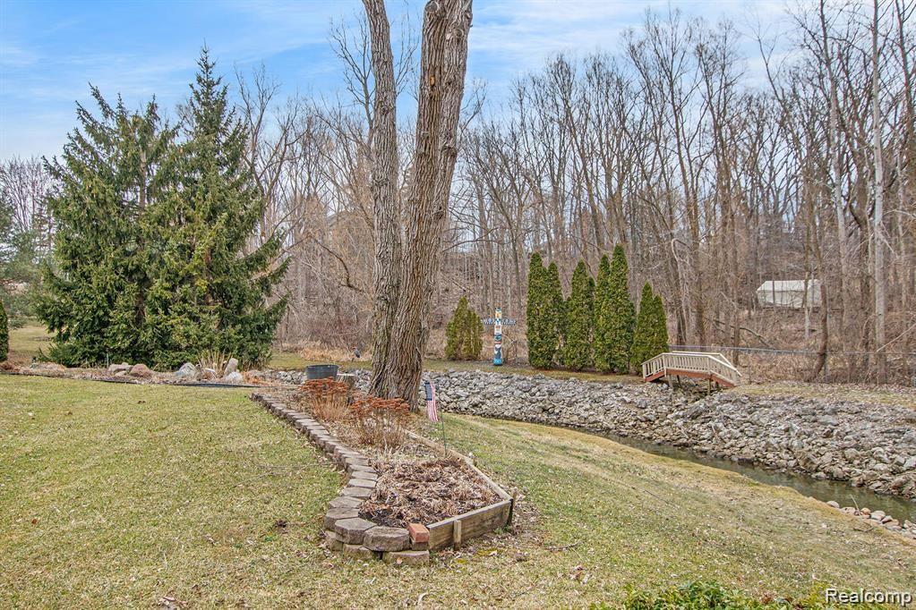 35931 Smithfield Road Farmington, MI 48335 - Photo 40 of 46 IMG_8969.jpg