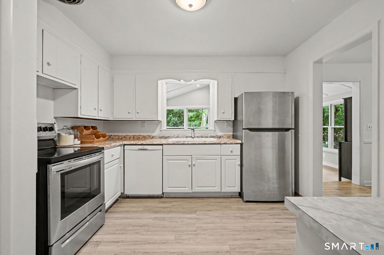 11 Bonnybrook Road Norwalk, CT 06850 - Photo 11 of 40 Gallery Image 11