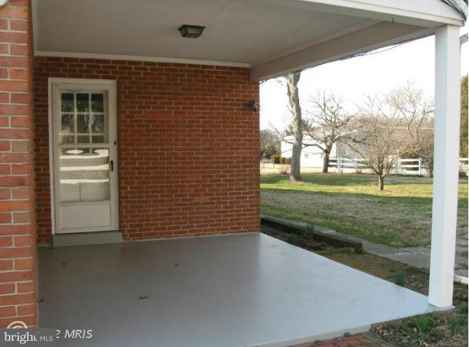 3001 Damascus Road Brookeville, MD 20833 - Photo 16 of 19 Rear covered entrance to kitchen