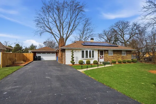 $349,999 | 8132 South 83rd Court, Justice, IL 60458