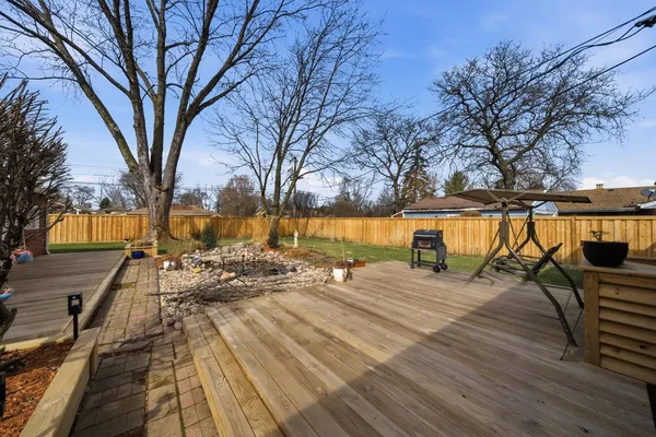 $349,999 | 8132 South 83rd Court, Justice, IL 60458