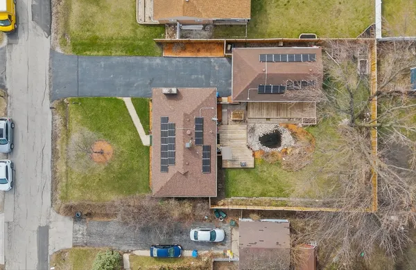 $349,999 | 8132 South 83rd Court, Justice, IL 60458