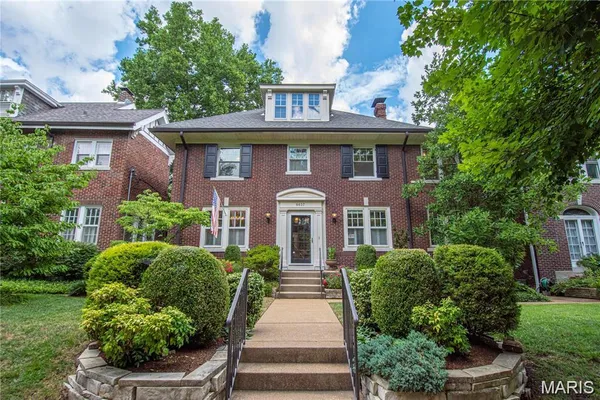 $3,995 | 6637 Waterman Avenue, University City, MO 63130