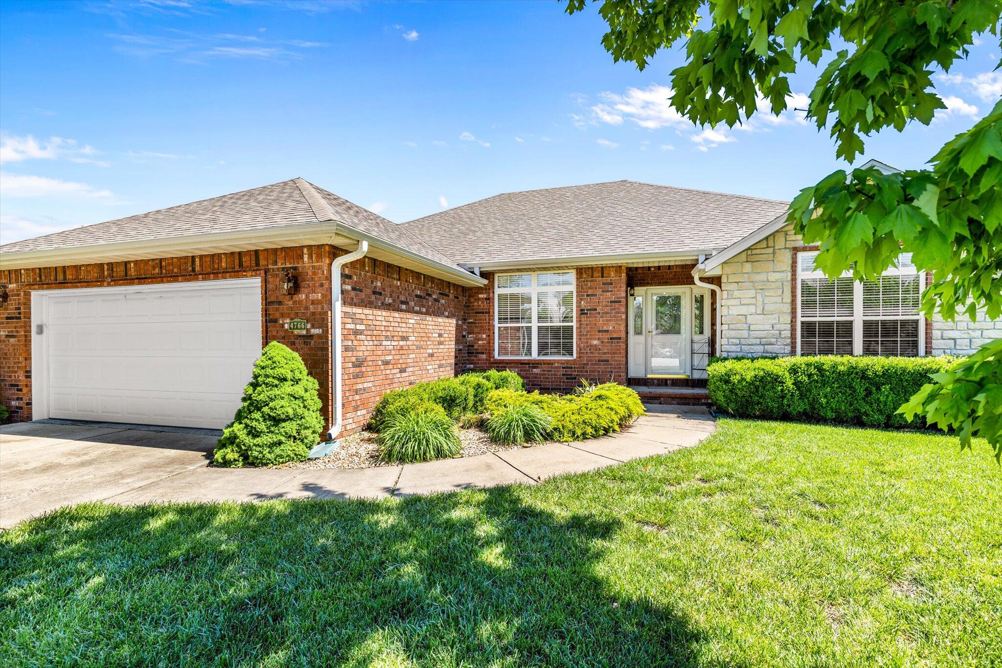 4766 South Prairie Court Springfield, MO 65810 - Photo 1 of 1 04-IMG_0443